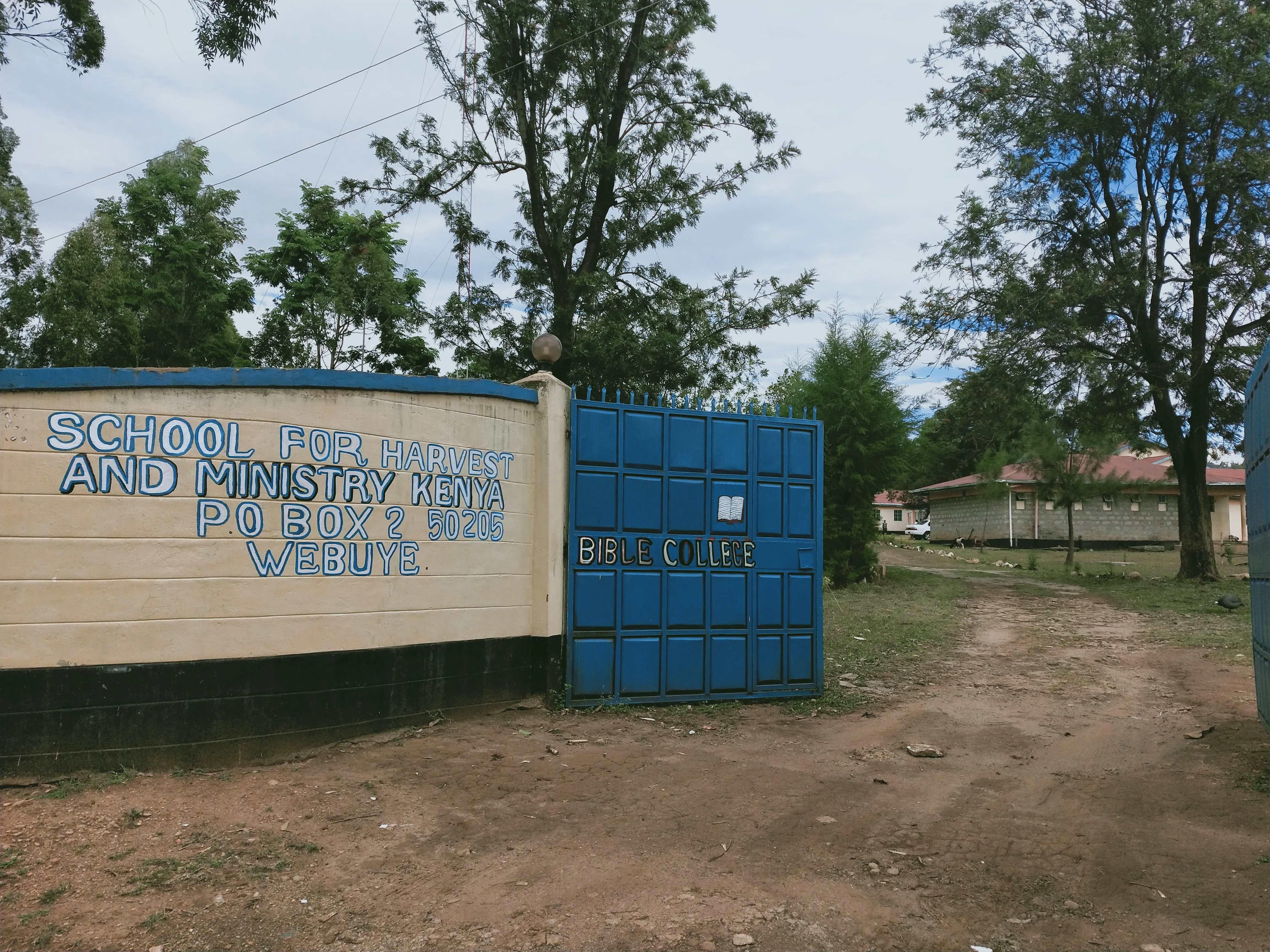 Ingang van de School for Harvest and Ministry