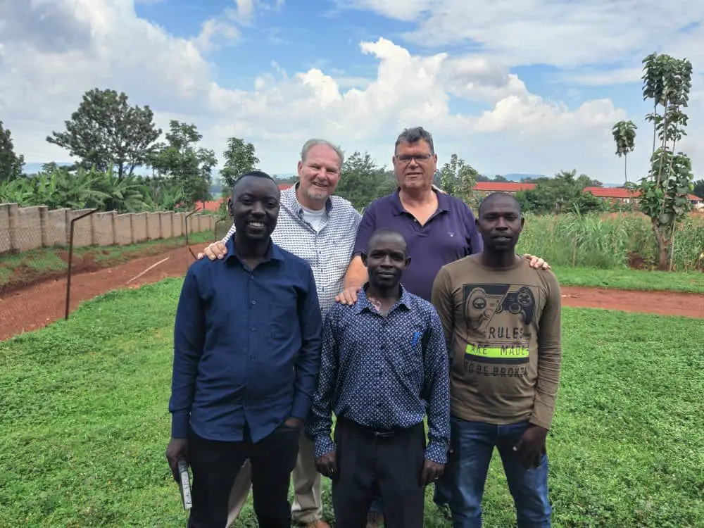 Het team van Bread for the Hungry Ministries in Oeganda